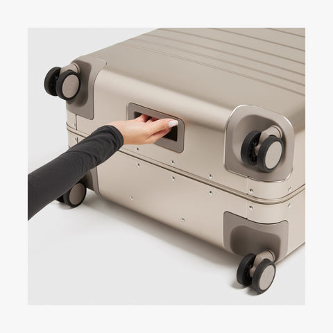 Aluminum Check-In Medium